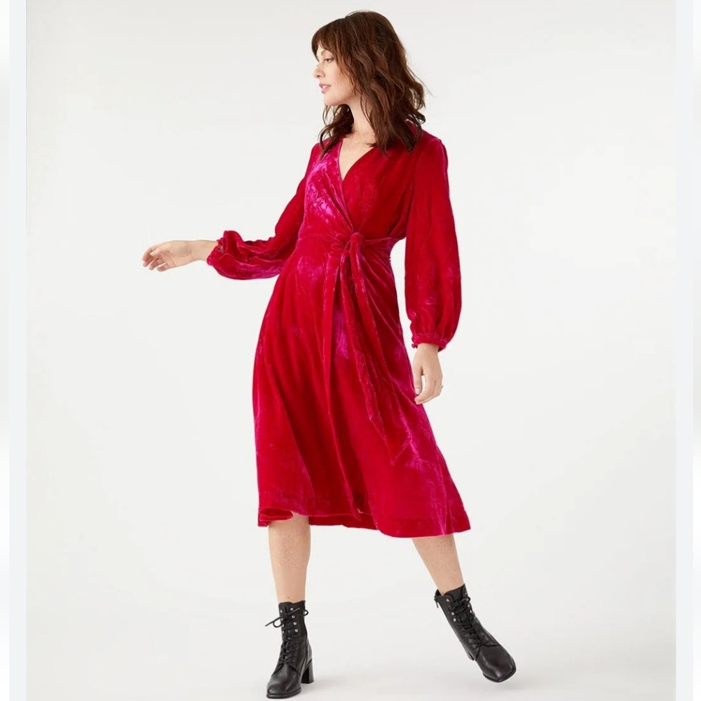 NWOT emily and fin Luna Velvet Wrap Dress Soft Flattering Waist Red Pink Small